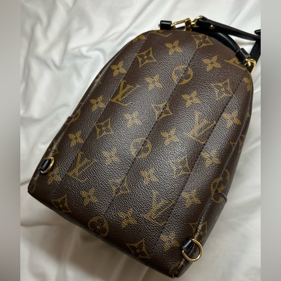 LOUIS VUITTON MINI SPRING BACKPACK - Picture 4 of 15